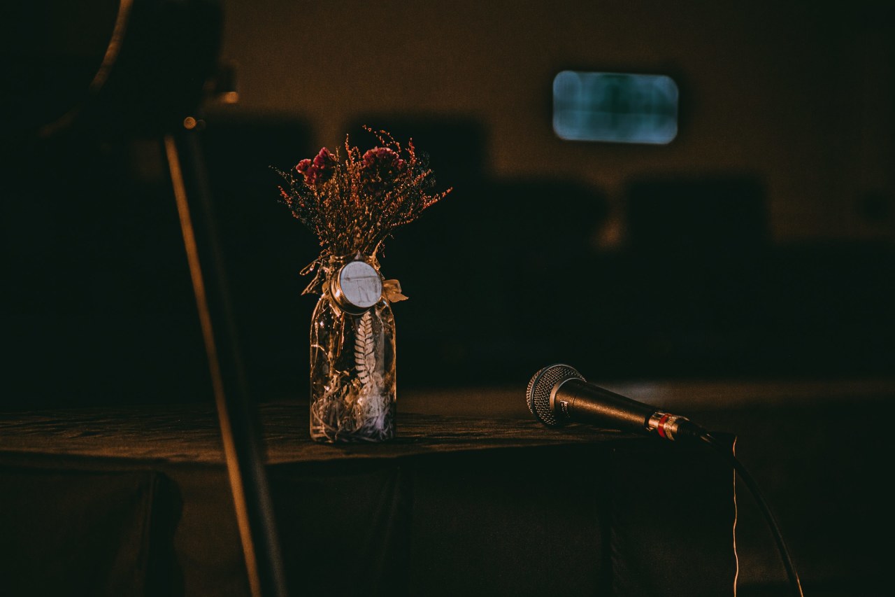 Электронная музыка и живые инструменты: сравнение звучания и возможностей