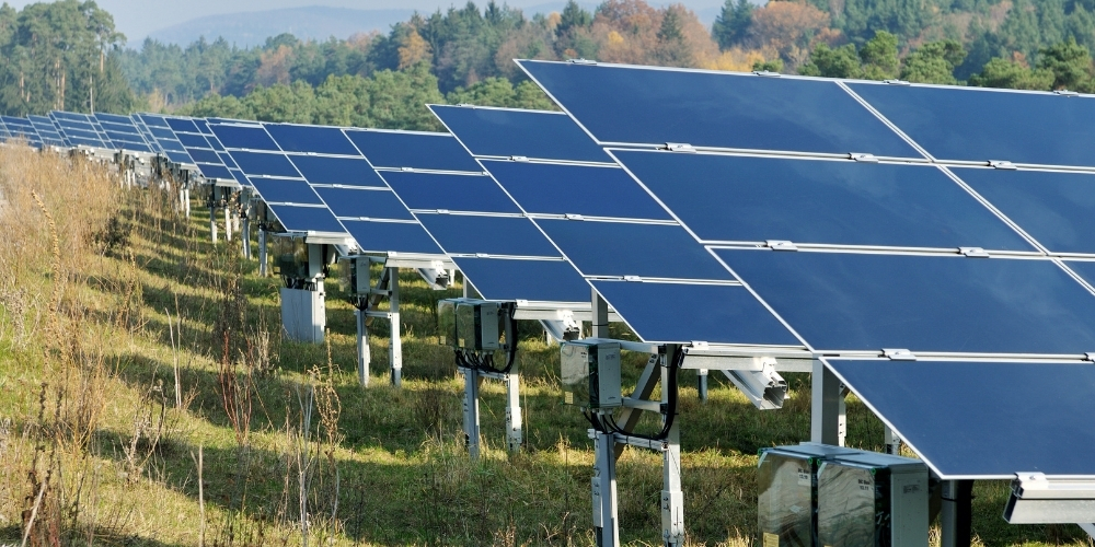 Топ виробників сонячних панелей: що пропонує «Правильне електроживлення»